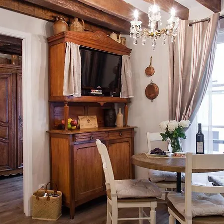 Le Merlot Du Marais Paris Exterior photo